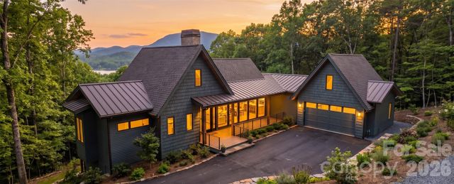 743 Hawk Mountain Road, Lake Toxaway, NC 28747