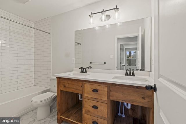 470 WATERFORDS EDGE CT, Atco, NJ 08004