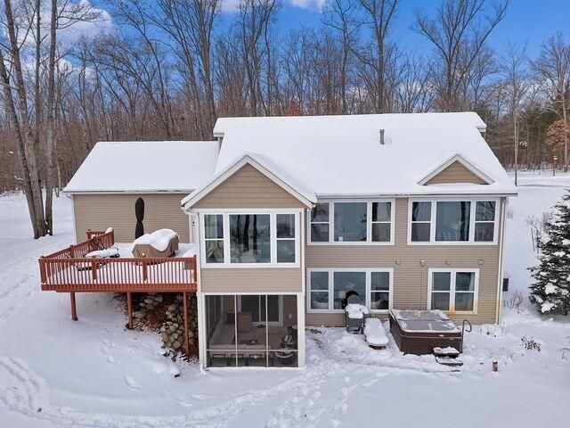 8006 S Potawatomi Court, Newaygo, MI 49337