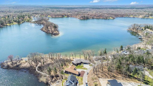 8006 S Potawatomi Court, Newaygo, MI 49337