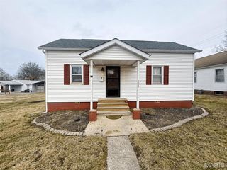 203 W 2nd North Street, Mount Olive, IL 62069