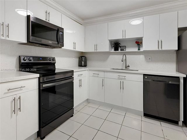 9735 NW 52nd St 209, Doral, FL 33178