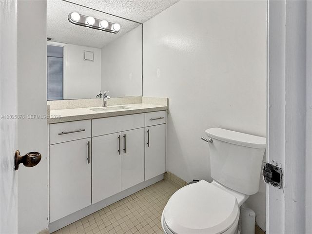 9735 NW 52nd St 209, Doral, FL 33178