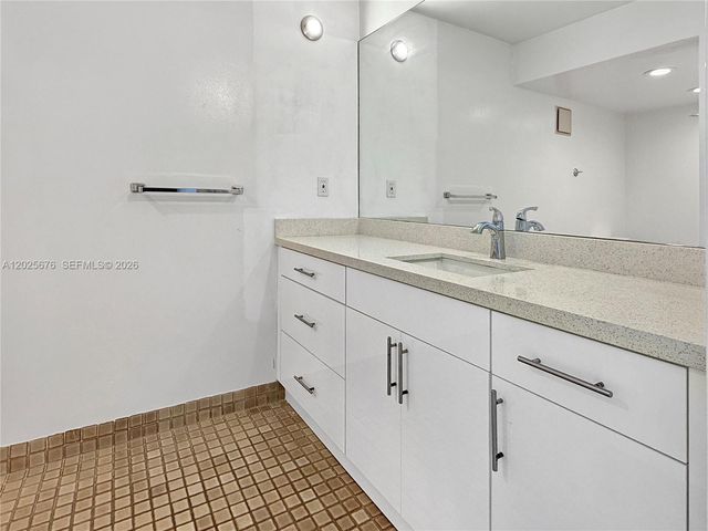 9735 NW 52nd St 209, Doral, FL 33178