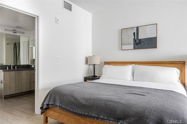 511 S Harbor 717, San Pedro, CA 90731