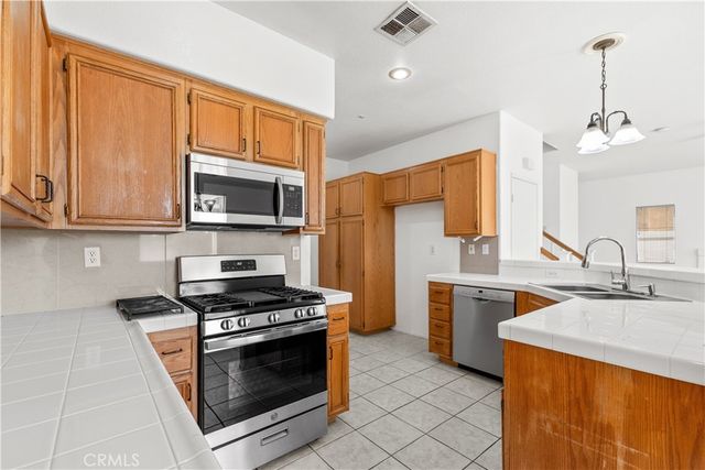 29151 Whitegate Lane, Highland, CA 92346