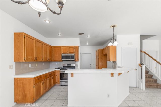 29151 Whitegate Lane, Highland, CA 92346