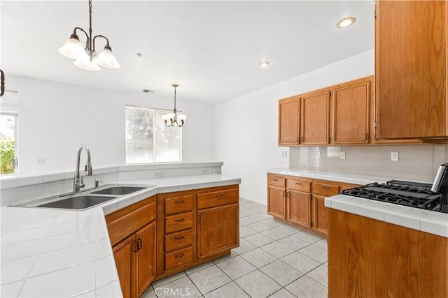29151 Whitegate Lane, Highland, CA 92346