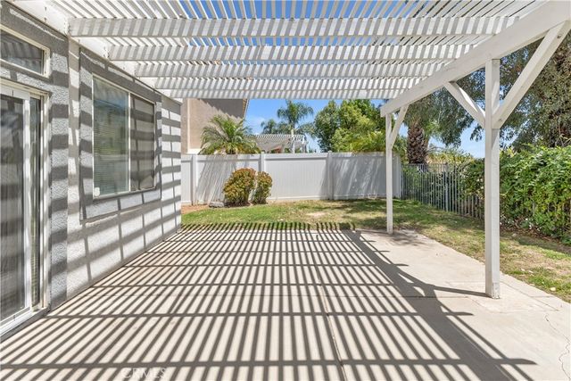 29151 Whitegate Lane, Highland, CA 92346