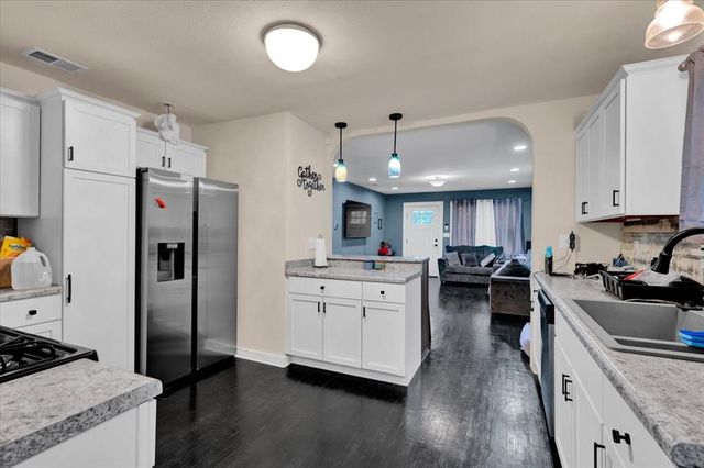 1409 S 8th Street, Ponca City, OK 74601