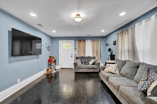 1409 S 8th Street, Ponca City, OK 74601