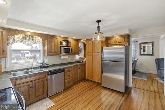 100 HOKE DR, Gettysburg, PA 17325