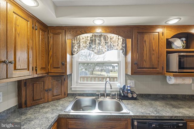 100 HOKE DR, Gettysburg, PA 17325