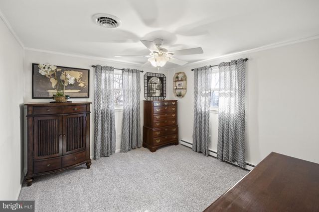 100 HOKE DR, Gettysburg, PA 17325