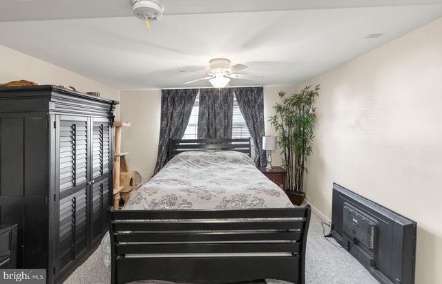 100 HOKE DR, Gettysburg, PA 17325