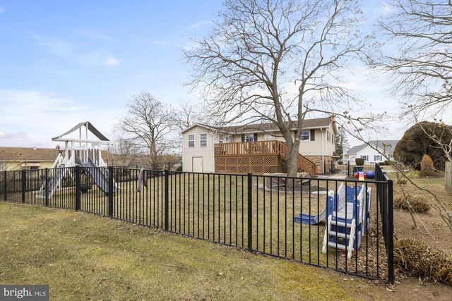 100 HOKE DR, Gettysburg, PA 17325