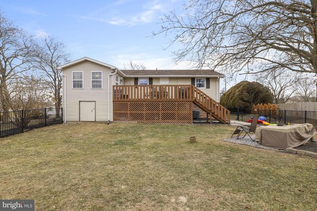 100 HOKE DR, Gettysburg, PA 17325