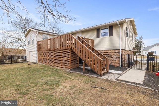 100 HOKE DR, Gettysburg, PA 17325