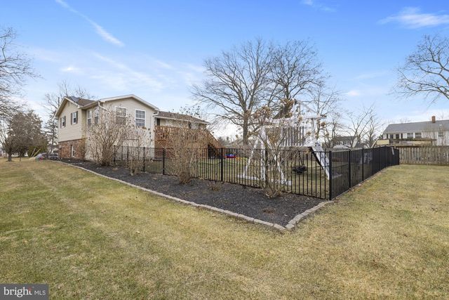 100 HOKE DR, Gettysburg, PA 17325