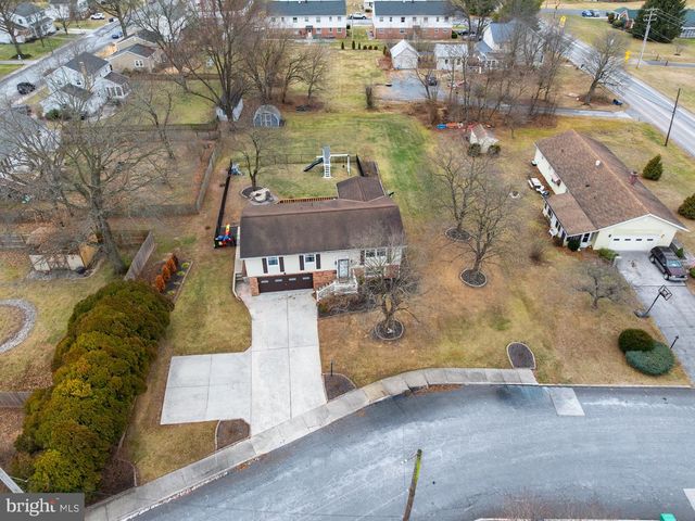 100 HOKE DR, Gettysburg, PA 17325