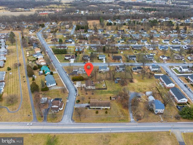 100 HOKE DR, Gettysburg, PA 17325