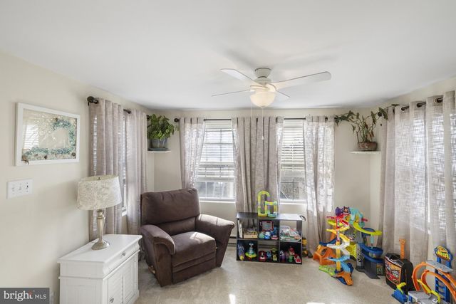 100 HOKE DR, Gettysburg, PA 17325