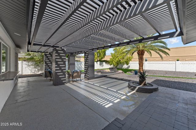 2818 E MALAPAI Drive, Phoenix, AZ 85028