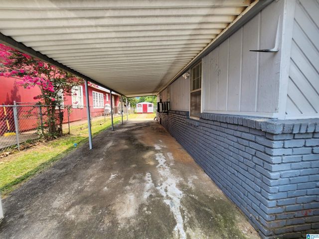 2725 PARKLAWN AVENUE SW, Birmingham, AL 35211