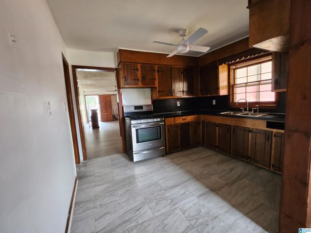 2725 PARKLAWN AVENUE SW, Birmingham, AL 35211