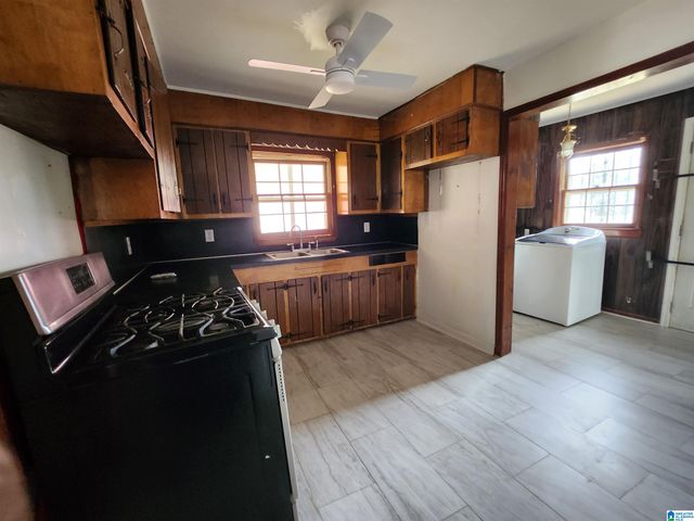 2725 PARKLAWN AVENUE SW, Birmingham, AL 35211