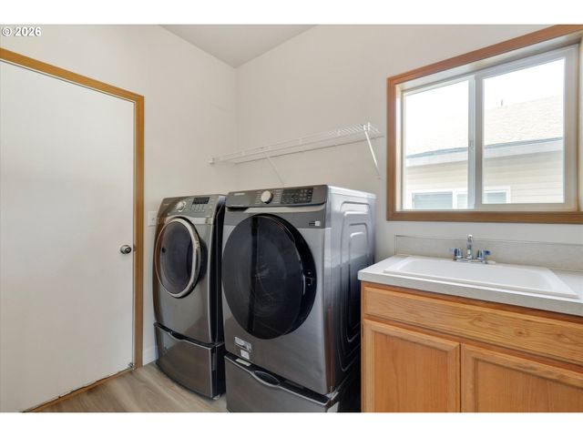 7803 Ne 64TH St, Vancouver, WA 98662