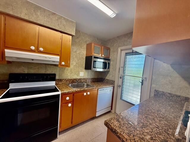 809 HUMMINGBIRD Way 7C, North Palm Beach, FL 33408