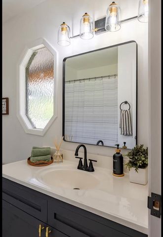 9615 Richmond Avenue, Houston, TX 77063