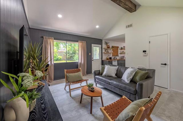 9615 Richmond Avenue, Houston, TX 77063