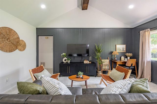 9615 Richmond Avenue, Houston, TX 77063