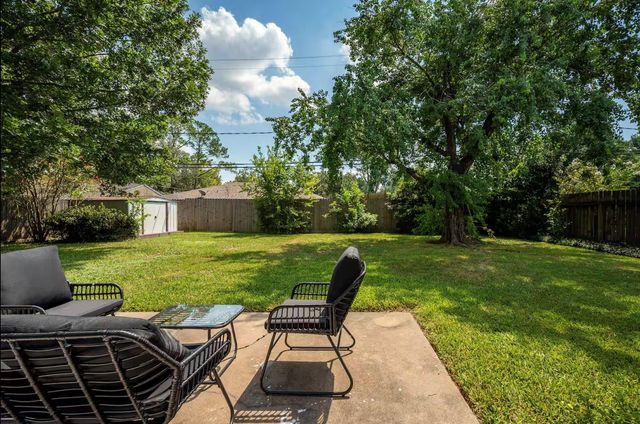 9615 Richmond Avenue, Houston, TX 77063