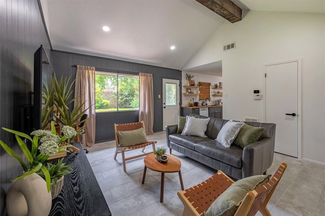 9615 Richmond Avenue, Houston, TX 77063