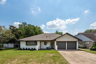 9615 Richmond Avenue, Houston, TX 77063