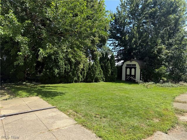 4932 Nan Linn Drive, Richmond Heights, OH 44143