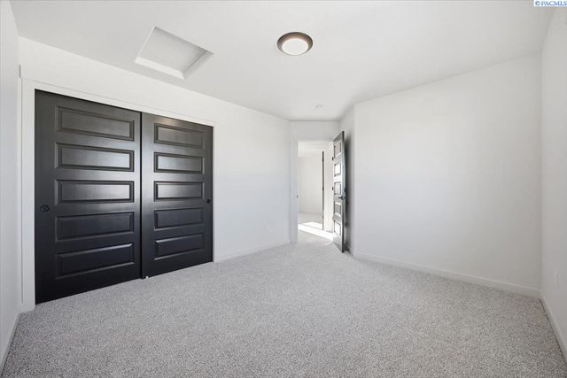 8801 Silver Mound Dr, Pasco, WA 99301