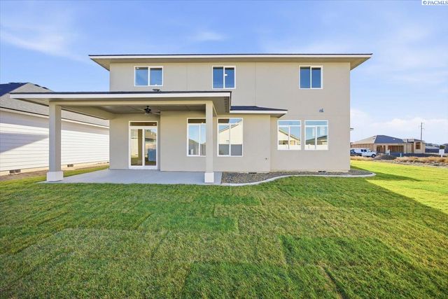 8801 Silver Mound Dr, Pasco, WA 99301
