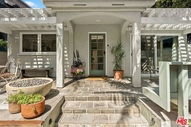 845 Amoroso Place, Los Angeles, CA 90291