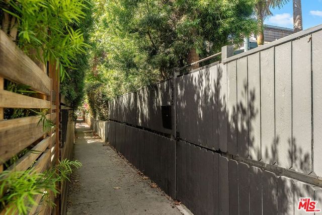 845 Amoroso Place, Los Angeles, CA 90291