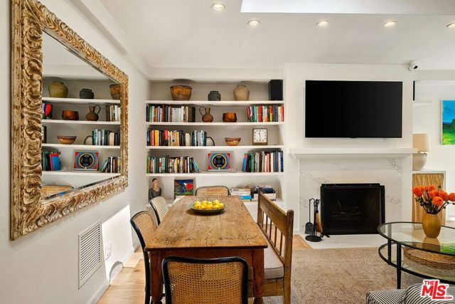 845 Amoroso Place, Los Angeles, CA 90291