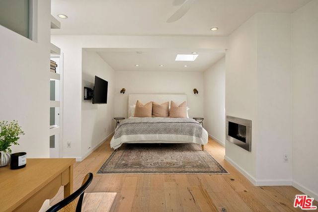 845 Amoroso Place, Los Angeles, CA 90291