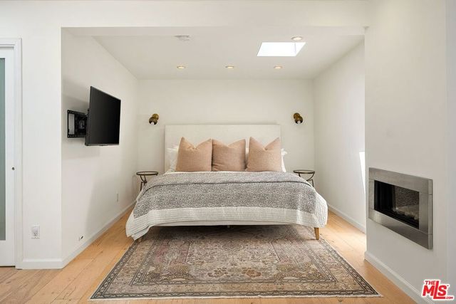 845 Amoroso Place, Los Angeles, CA 90291