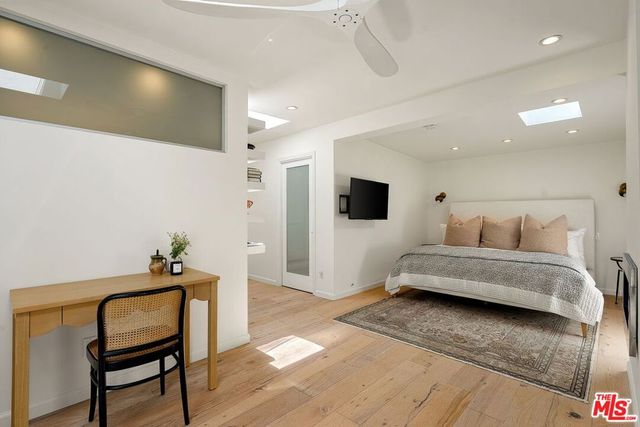 845 Amoroso Place, Los Angeles, CA 90291