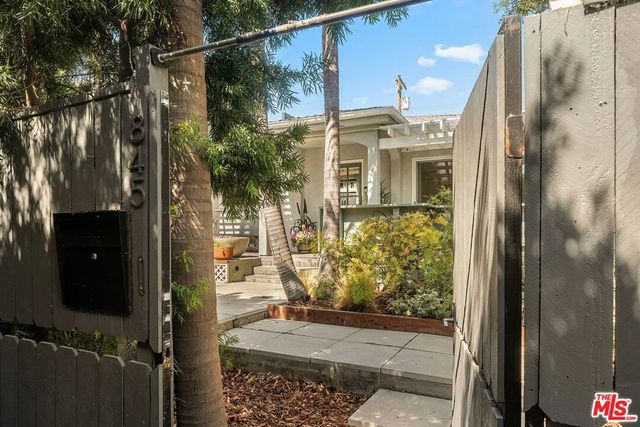 845 Amoroso Place, Los Angeles, CA 90291