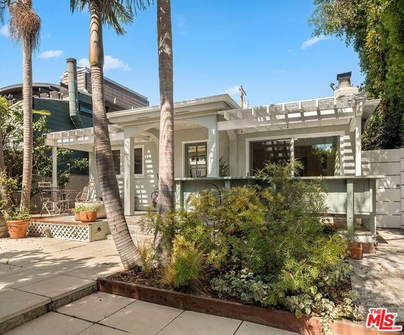 845 Amoroso Place, Los Angeles, CA 90291