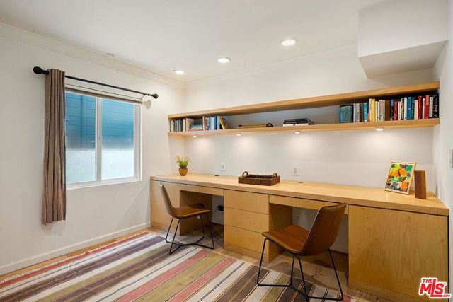 845 Amoroso Place, Los Angeles, CA 90291
